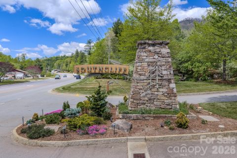 67 Clear Water Trail Road active home in Southcliff, Fairview, NC