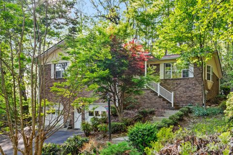 12 Steeplechase Court sold home in Hunters Crossing, Hendersonville, NC