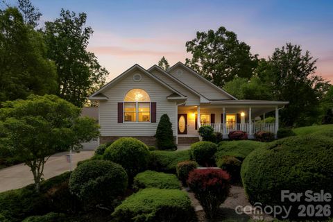 310 Windy Knoll Drive sold home in Mountain Valley, Hendersonville, NC