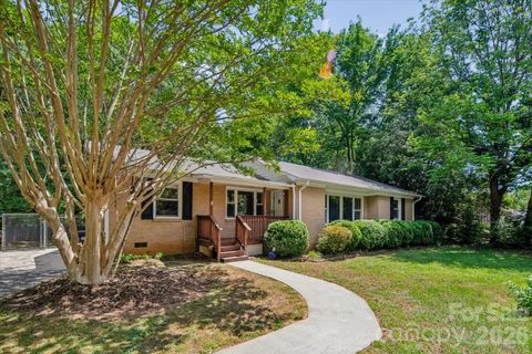 107 Fox Run Drive pending home in Foxwood, Fort Mill, SC