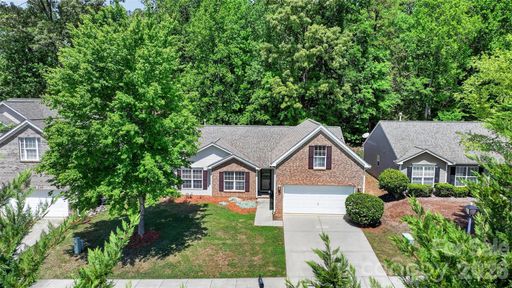 9095 Pembroke Court pending home in Clairemont, Indian Land, SC