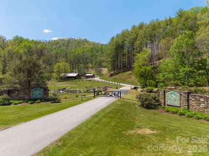 0000 Mountain Crest Drive active home in Beech Creek Estates, Bakersville, NC