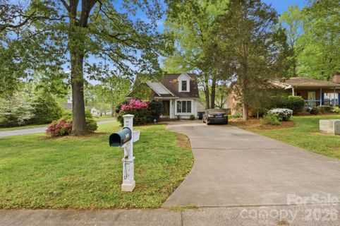 1720 Hampshire Drive sold home in Brentwood Place, Salisbury, NC