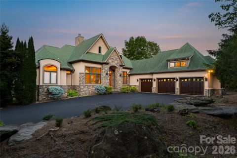 326 Summit Drive active home in Smoky Mountain Country Club, Whittier, NC