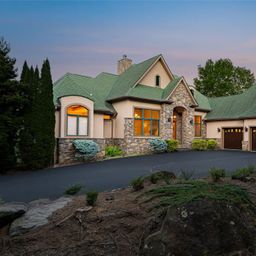 326 Summit Drive