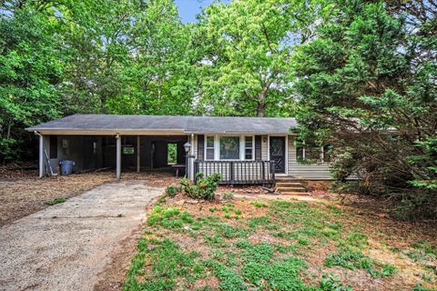 607 Texas Trail active home in Goodwill Acres, Dallas, NC