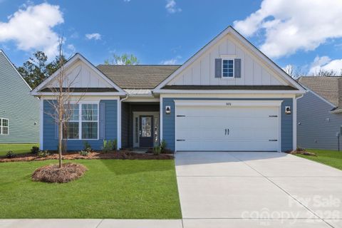 5476 Redbud Road active home in Roselyn, Lancaster, SC