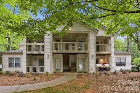1042 Churchill Downs Court sold home in Churchill Downs, Charlotte, NC