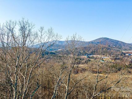 92 Chimney Crest Drive active home in Crest Mountain, Asheville, NC