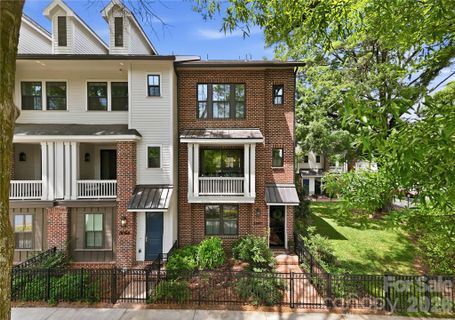 3060 Selwyn Avenue active home in Selwyn Walk, Charlotte, NC