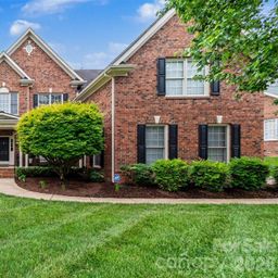 1022 Lake Forest Drive