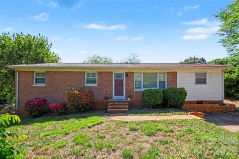 1907 Alpine Lane pending home in Rhyneland Park, Gastonia, NC