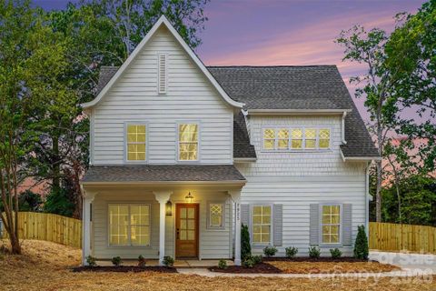 7925 Large Oak Lane