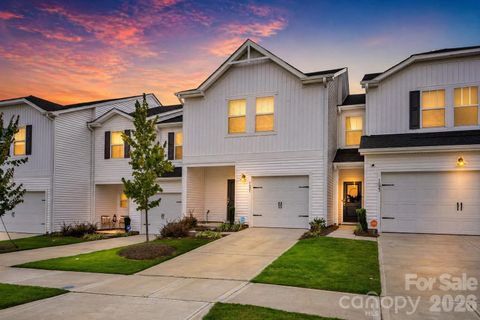 1021 Plumcrest Drive pending home in Belterra, Charlotte, NC