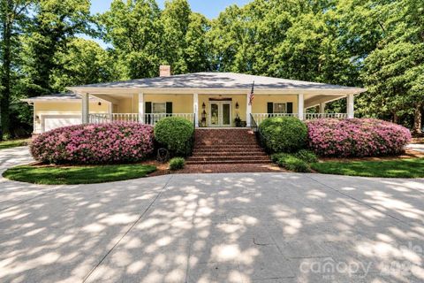 361 Gleneagles Road pending home in Shannon Acres, Statesville, NC