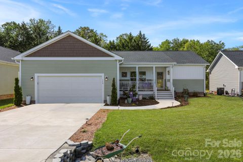 143 Beechnut Drive active home in Riverwind, Hendersonville, NC