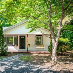 3828 Oakwood Road