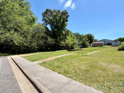 100 4th Em Street sold home in Marion, Marion, NC