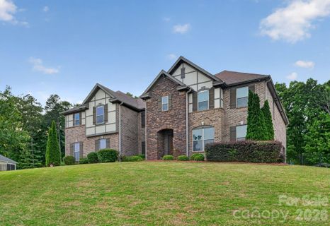 726 Lingfield Lane