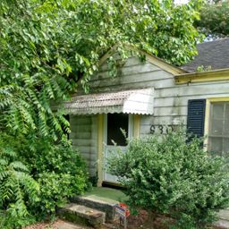 930 Everett Place