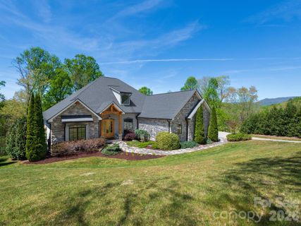 28 Falling Star Court active home in Grand Highlands At Waterford Lakes, Fletcher, NC