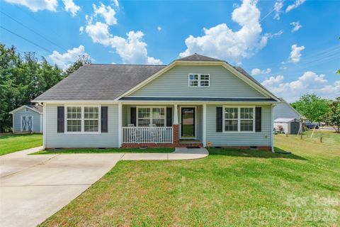 2098 Mallard Creek Drive active home in Mallard Creek, Rock Hill, SC