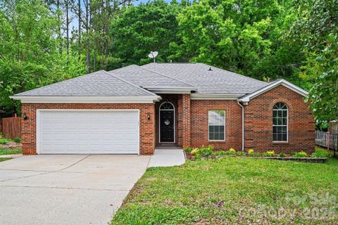 13505 Gatestone Lane sold home in Danby, Pineville, NC