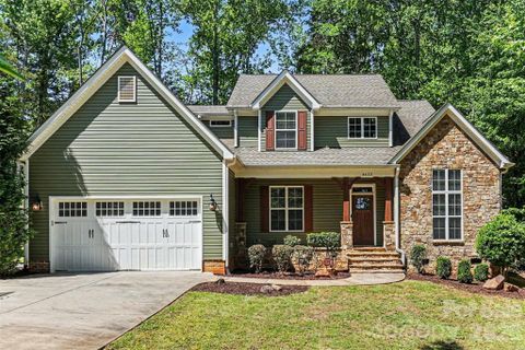 4433 Brookwood Road sold home in Carol Ann Woods, Charlotte, NC