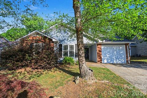 3209 Green Meadow Way active home in Sandalwood, Monroe, NC