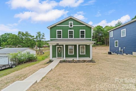 908 Dewey Street