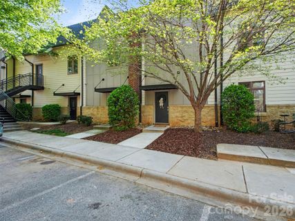 816 Cotton Gin Alley pending home in Condos In South Main Square, Davidson, NC