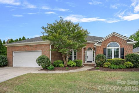 17121 Cambridge Grove Drive pending home in Cambridge Grove, Huntersville, NC
