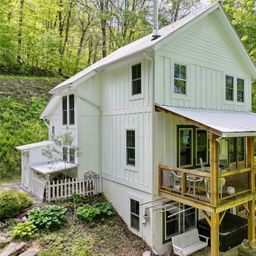 580 Split Pine Cove