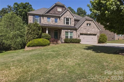 8306 Early Bird Way active home in Summerwood, Mint Hill, NC