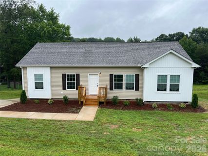 819 Wellwood Avenue active home in Westover, Statesville, NC
