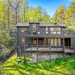 261 Rock Face Trail