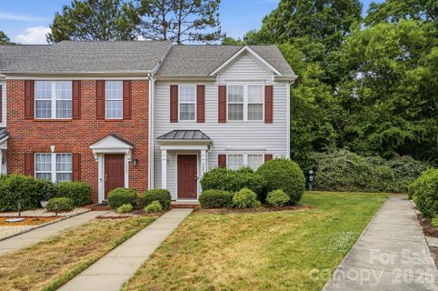 10851 Garden Oaks Lane pending home in Garden Oaks, Charlotte, NC