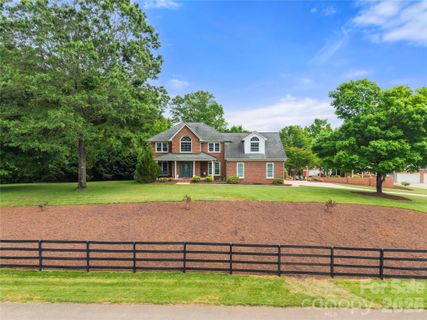 1125 Saddle Drive sold home in Shiloh Farms, York, SC