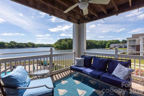 930 Jetton Street pending home in Spinnaker Point, Davidson, NC