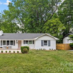 1915 Birchcrest Drive