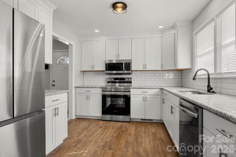 322 Holland Circle