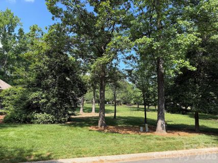 302 Millingport Lane active home in Uwharrie Point, New London, NC