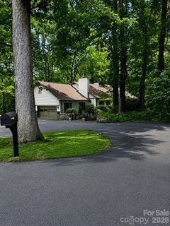 77 Oakwood Lane