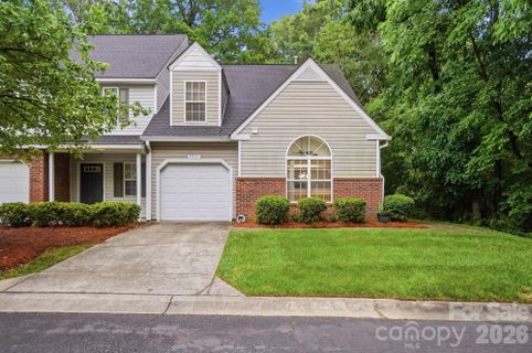 9904 Birch Knoll Court sold home in University Heights, Charlotte, NC