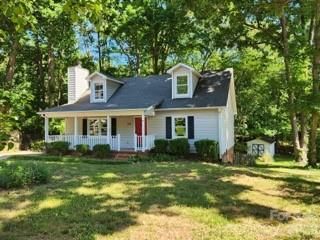328 Swampfox Drive active home in Foxwood, Fort Mill, SC