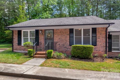 115 David Court active home in Ashebrook Villas, Fort Mill, SC