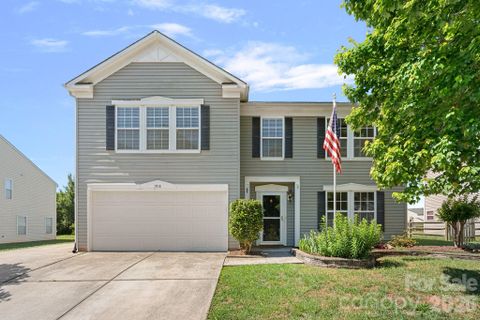1918 Leesburg Drive pending home in Longlea Estates, Clover, SC