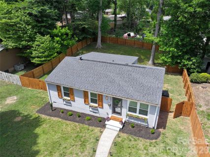 3821 Dunwoody Drive