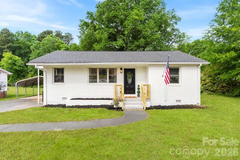 3811 Little Mountain Road pending home in Meadowbrook Acres, Gastonia, NC