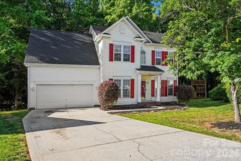 5547 Whispering Wind Lane